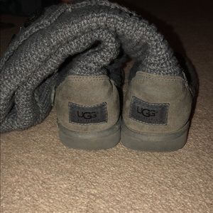Gray knit ugg boots
